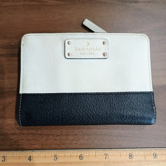 Kate Spade Black and White Wallet - Picture 1 of 7